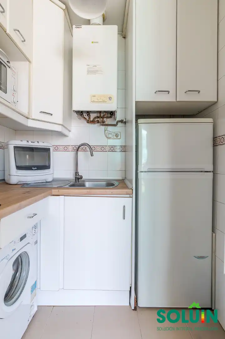 Küche von Dachboden zur Miete in Madrid mit Klimaanlage, Heizung und Parkett