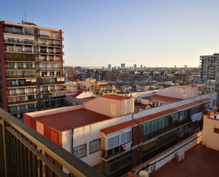 Exterior view of Flat for sale in  Barcelona Capital  with Terrace