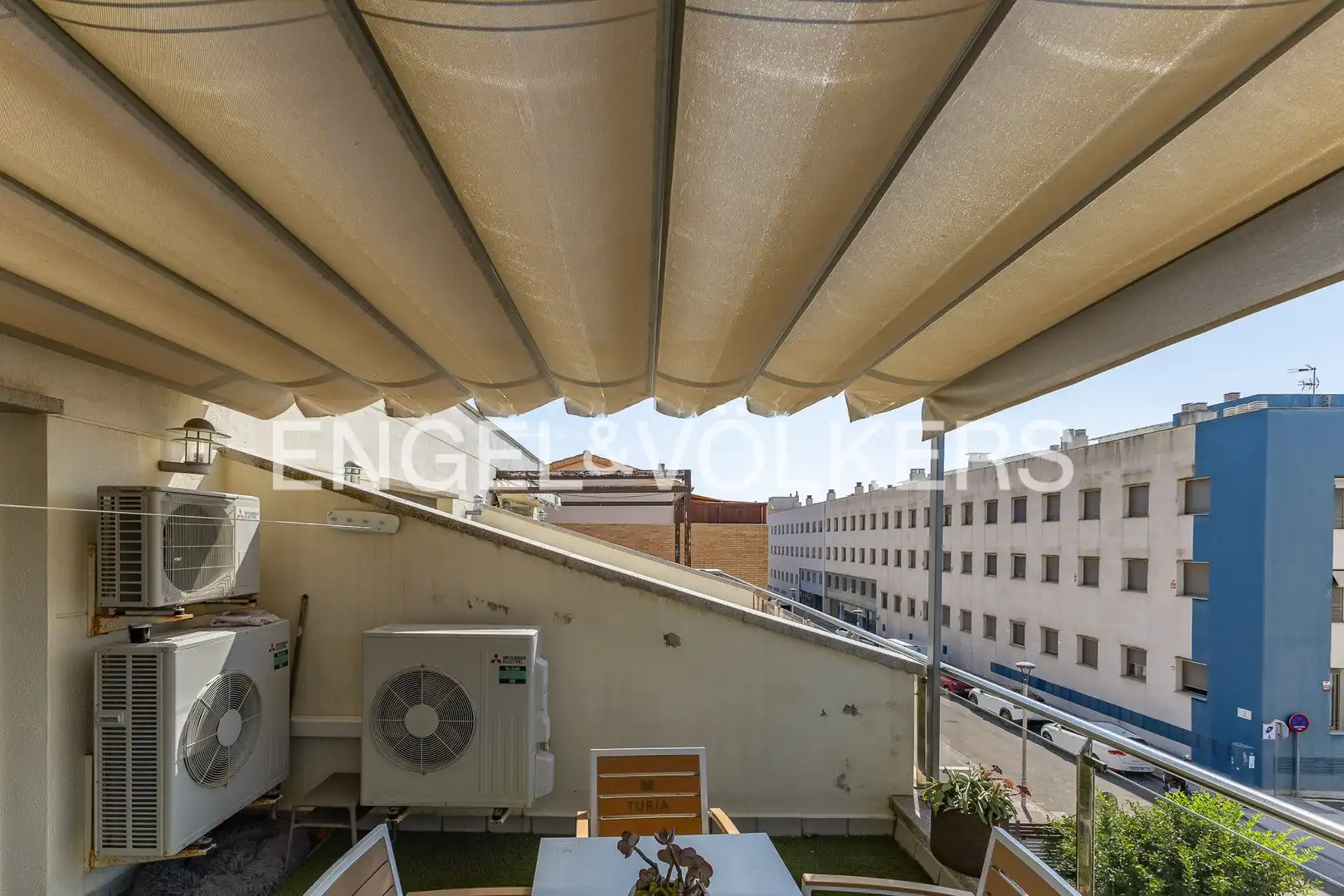 Terrassa de Casa adosada en venda en Cubelles amb Aire condicionat, Calefacció i Jardí privat