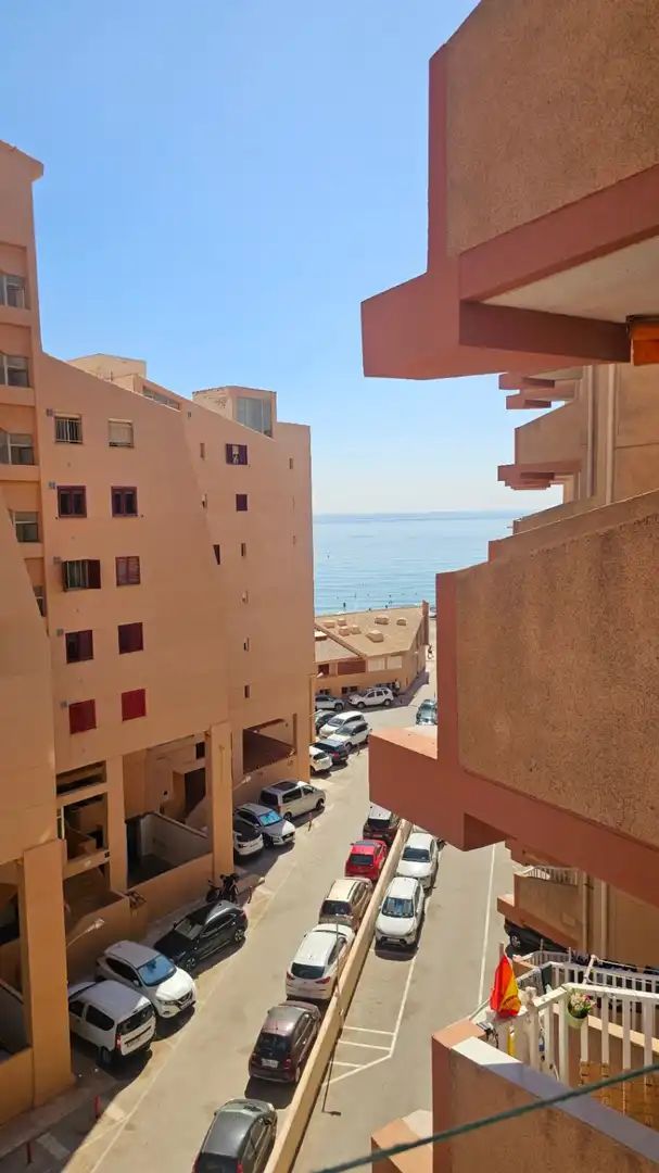 Vista exterior de Estudi en venda en La Manga del Mar Menor amb Aire condicionat, Calefacció i Terrassa