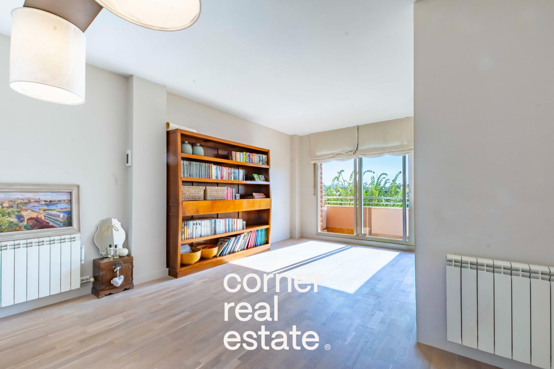 Exterior view of Flat for sale in Sant Cugat del Vallès  with Air Conditioner, Heating and Parquet flooring