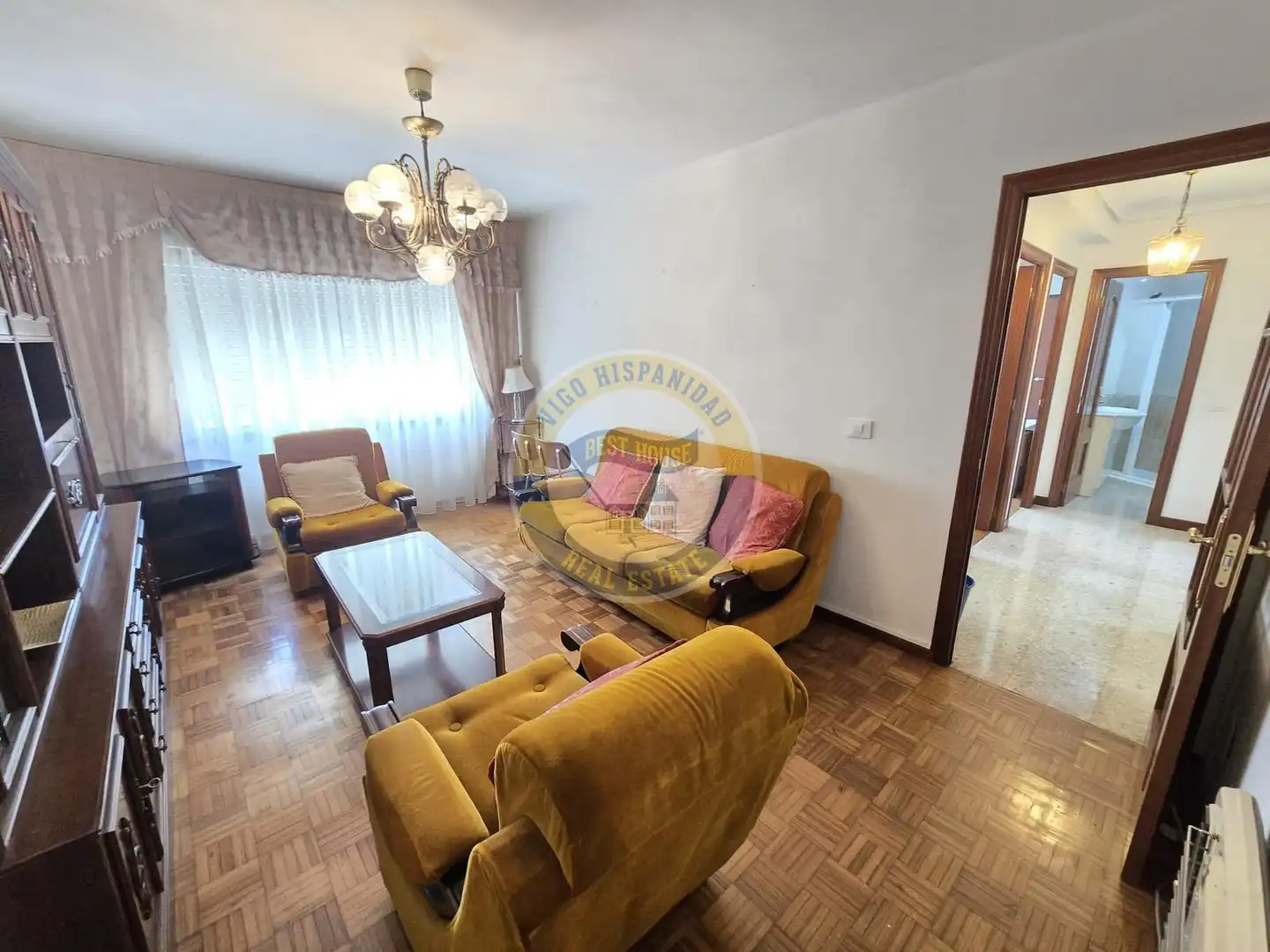 Sala de estar de Piso de alquiler en Vigo  con Calefacción, Parquet y Amueblado