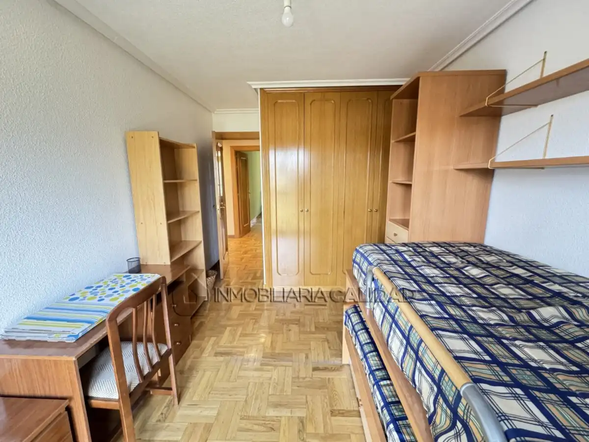 Habitación de Piso de alquiler en Burgos con Calefacción y Amueblado