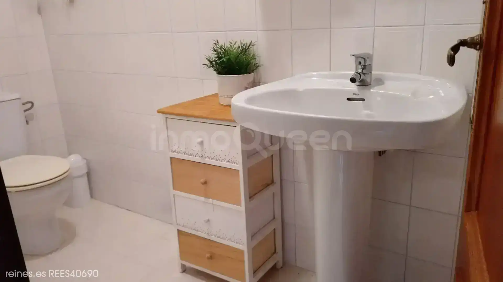 Baño de Piso en venta en Siero con Calefacción y Amueblado