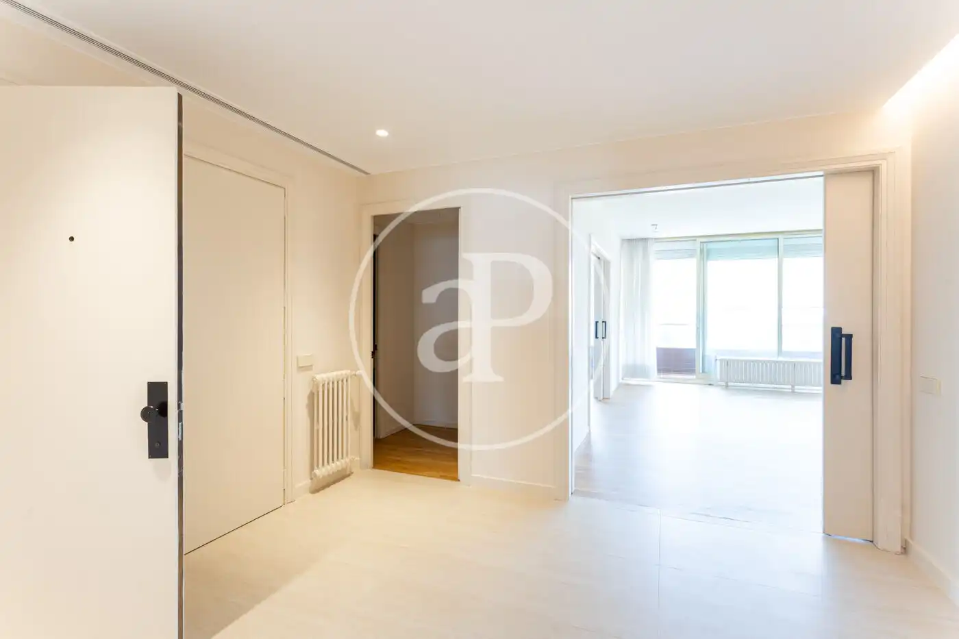 Flat for rent in Barcelona  with Air Conditioner, Heating and Private garden