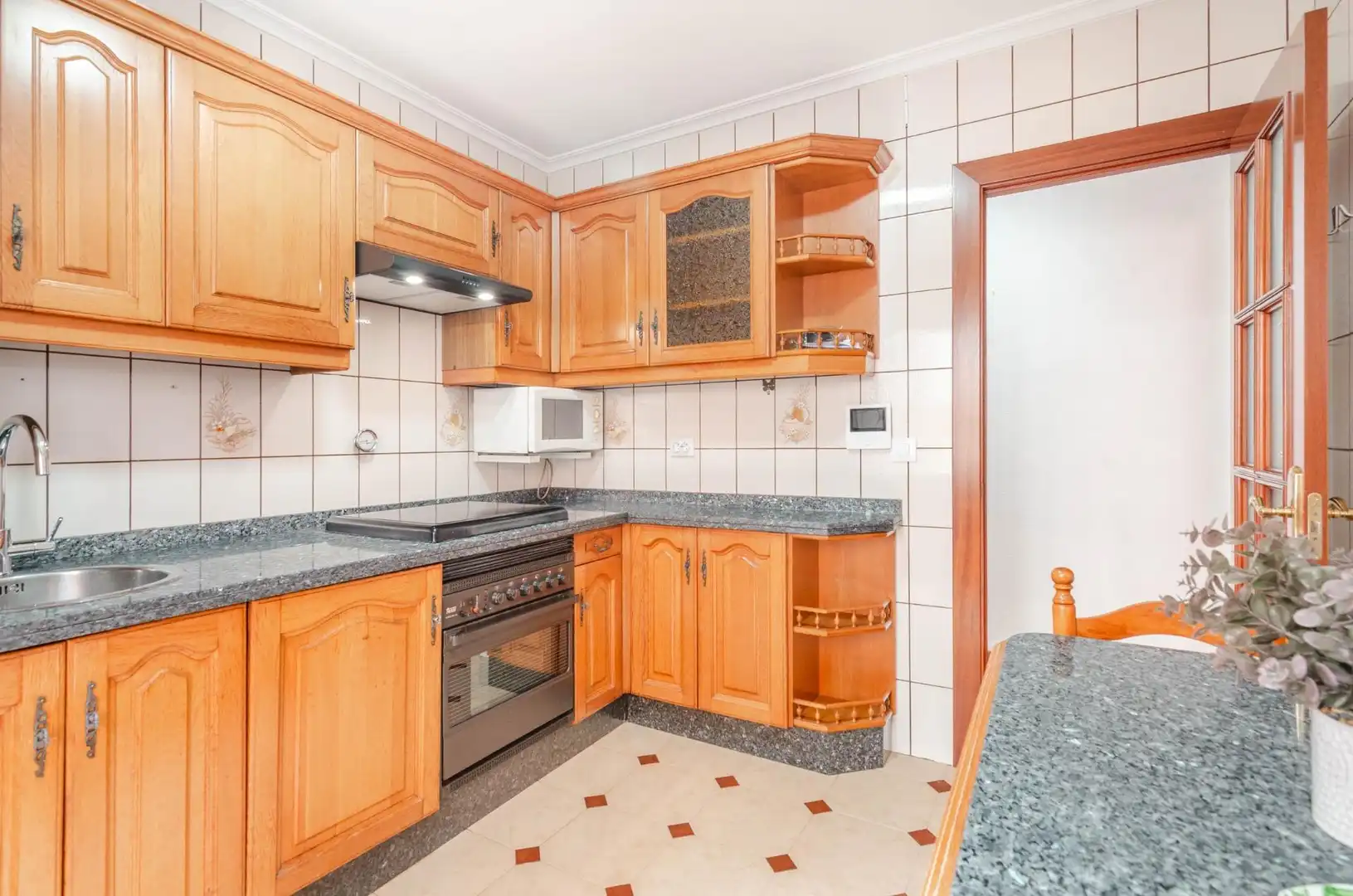 Flat for rent in Calle RAMON PEREZ DE AYALA, 52, San Pedro - Siana