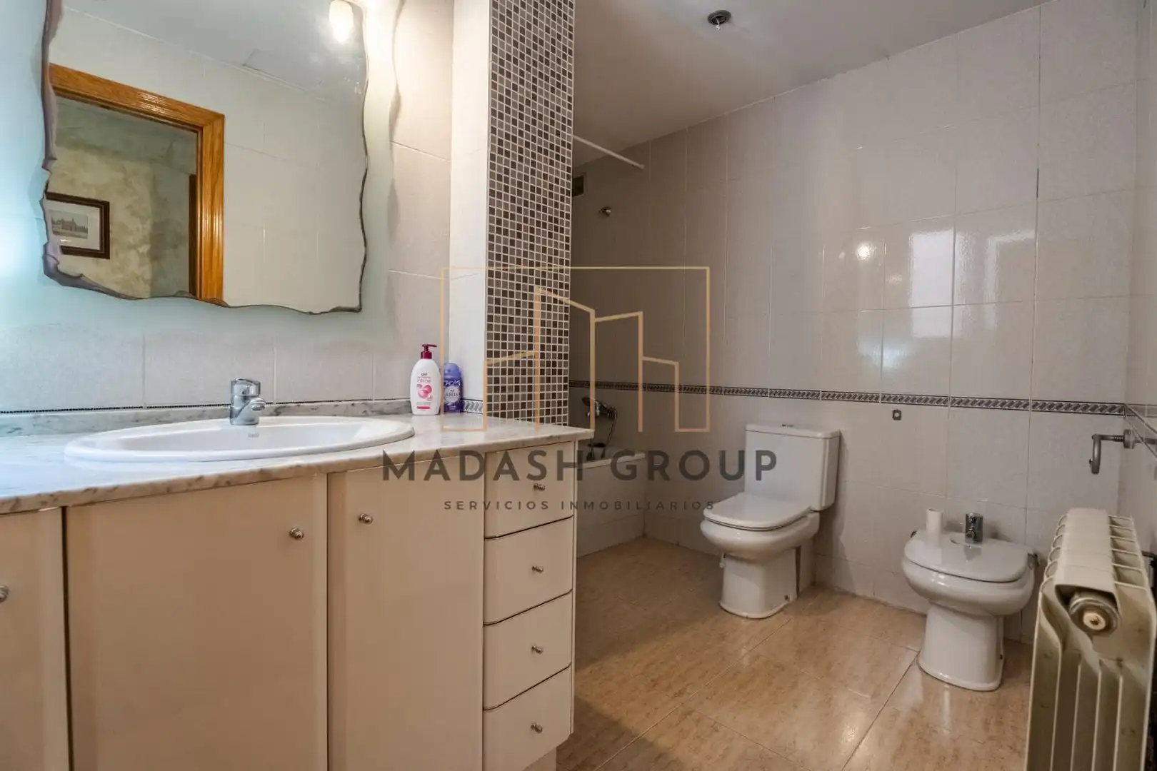 Bathroom of Flat for sale in Reus  with Air Conditioner, Heating and Private garden