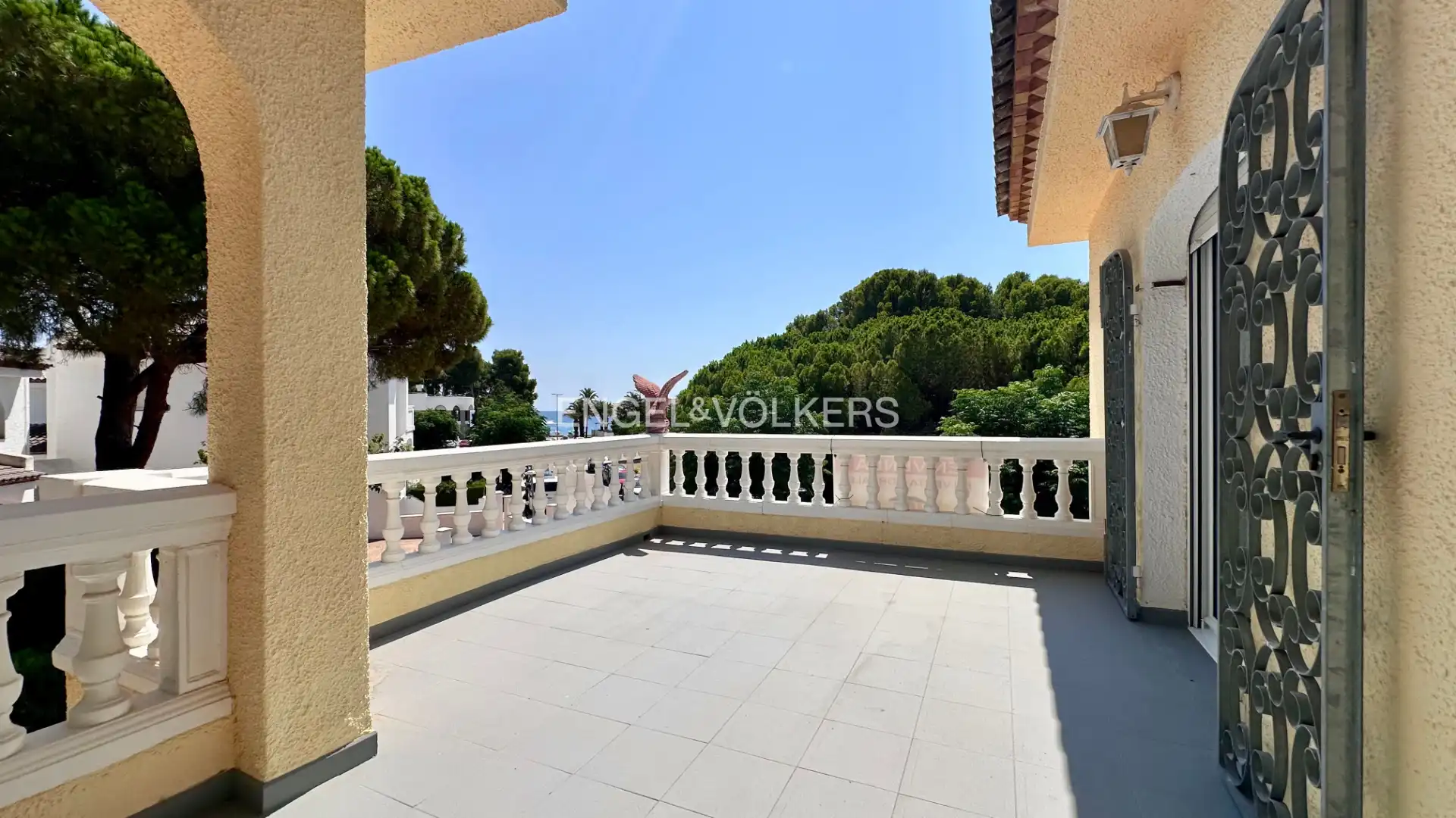 Terraza de Casa o chalet en venta en Mont-roig del Camp con Aire acondicionado, Calefacción y Jardín privado