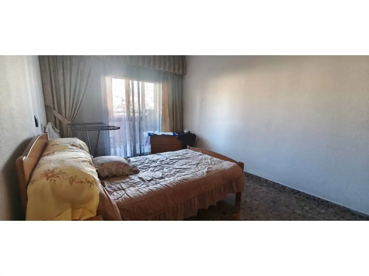 Habitación de Piso en venta en Alicante / Alacant con Calefacción y Balcón