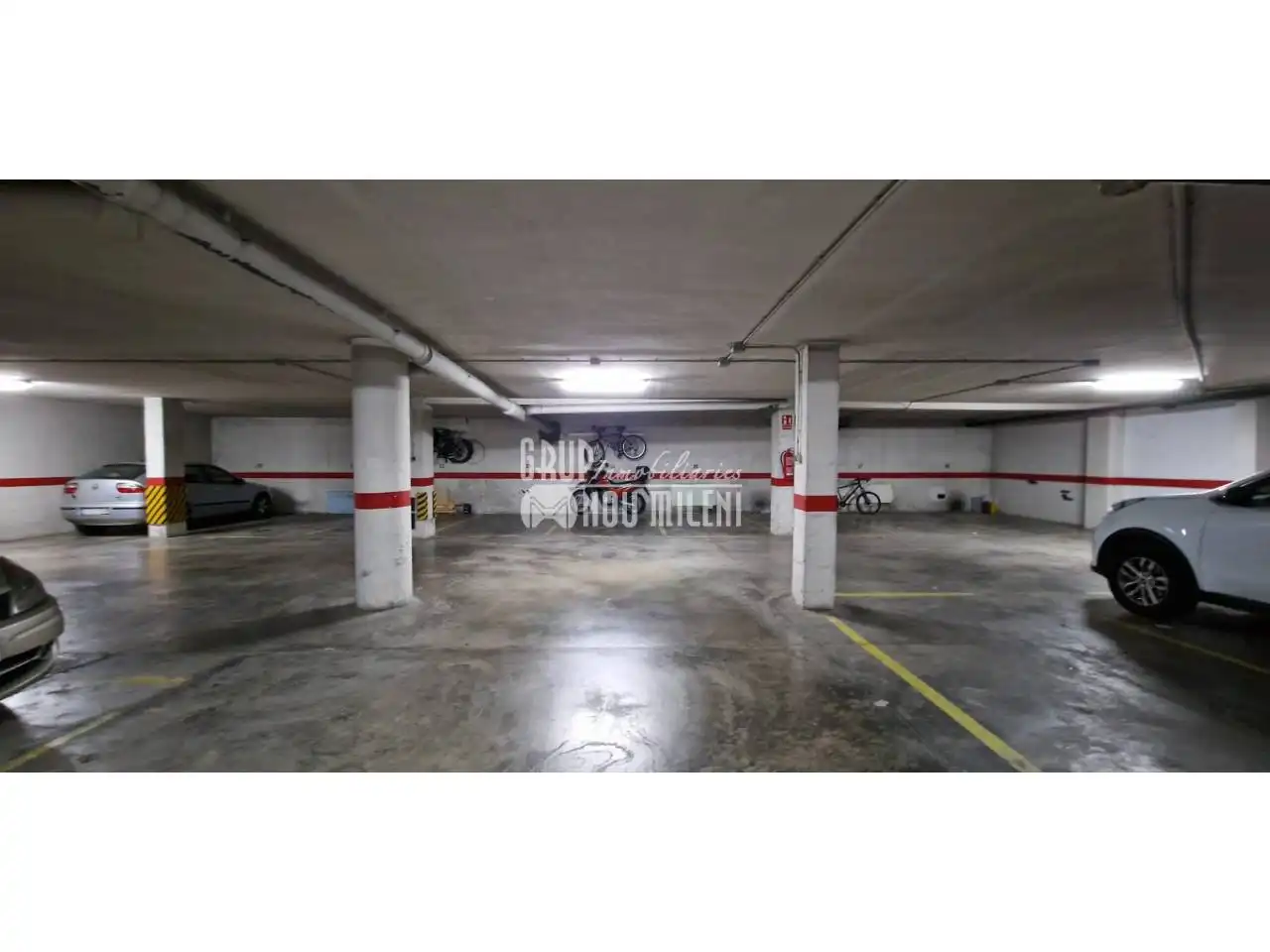 Parking of Flat for sale in Albal  with Air Conditioner, Heating and Furnished