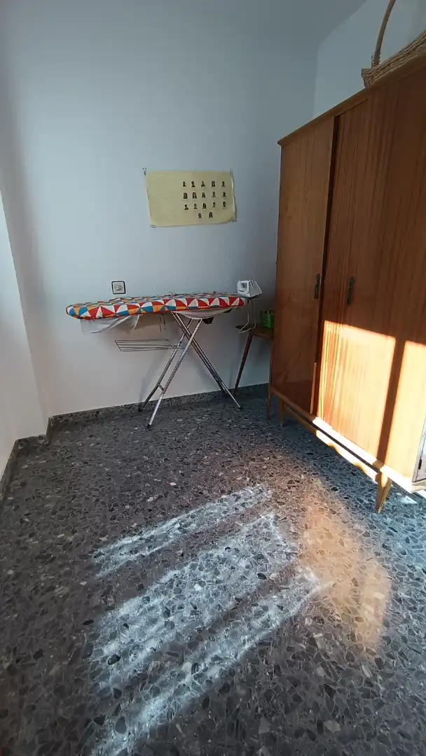 Habitación de Piso en venta en Loja con Balcón