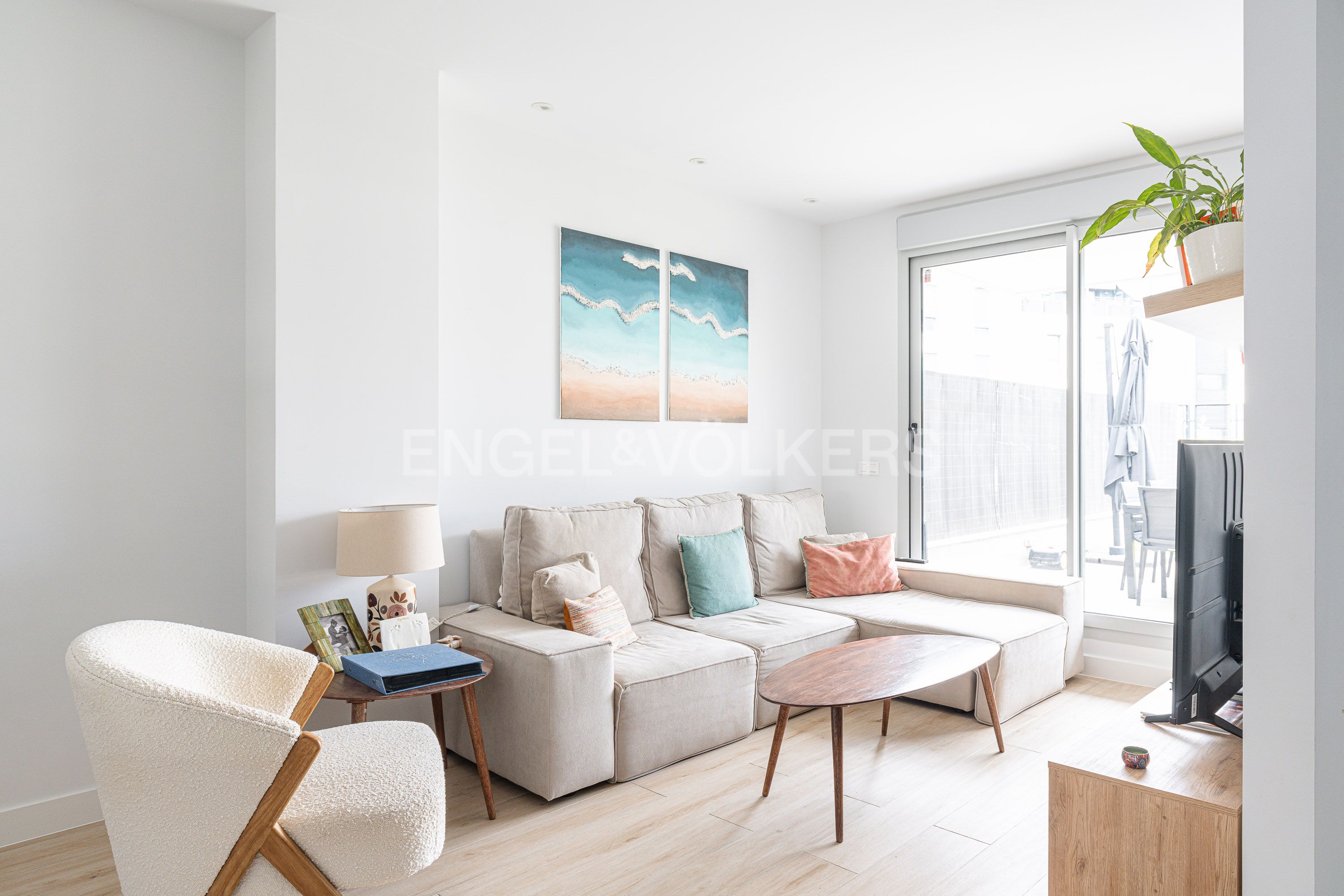Living room of Apartment for sale in Villanueva del Pardillo  with Air Conditioner, Heating and Private garden