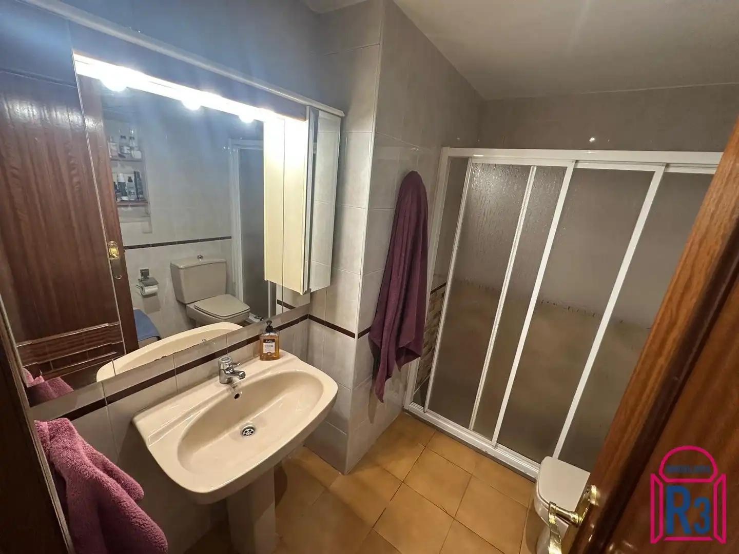 Baño de Apartamento en venta en León Capital  con Calefacción, Terraza y Trastero