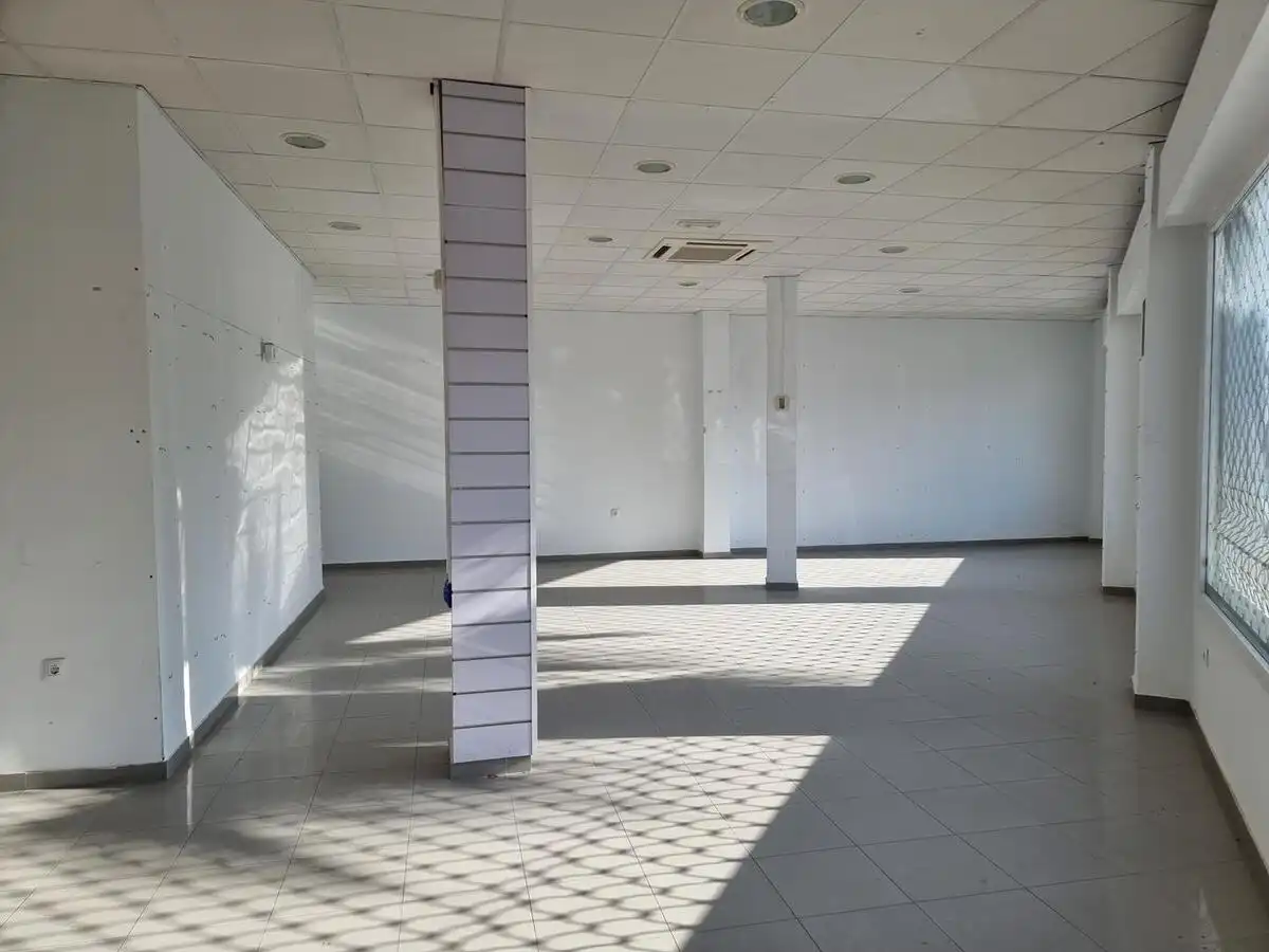 Local commercial à vendre à Avenida de Benacazón 6, imagen 5