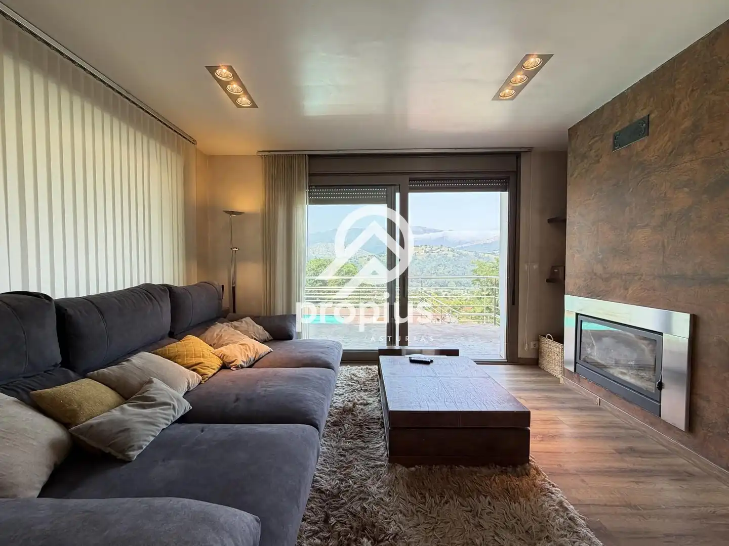 Sala de estar de Casa o chalet en venta en Cangas de Onís con Calefacción, Terraza y Trastero
