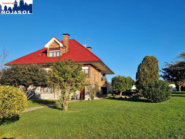 Casa-chalet en Venta en CARRETERA SOANO en El Arco - Rota - Fonegra