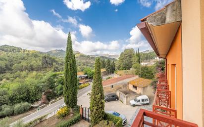 Vista exterior de Casa adosada en venda en Duesaigües amb Balcó