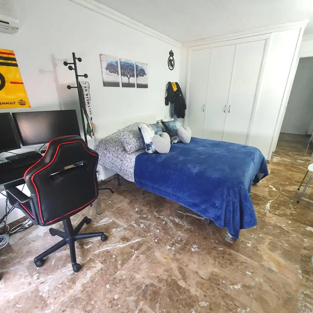 Dormitori de Apartament en venda en Alicante / Alacant amb Aire condicionat, Calefacció i Terrassa