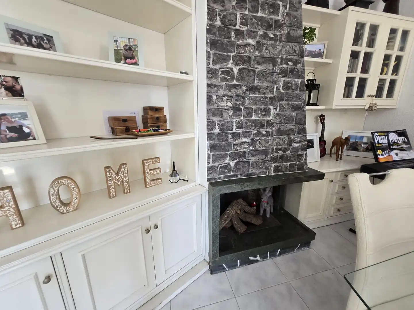 Sala de estar de Ático en venta en L'Hospitalet de Llobregat con Aire acondicionado, Terraza y Amueblado