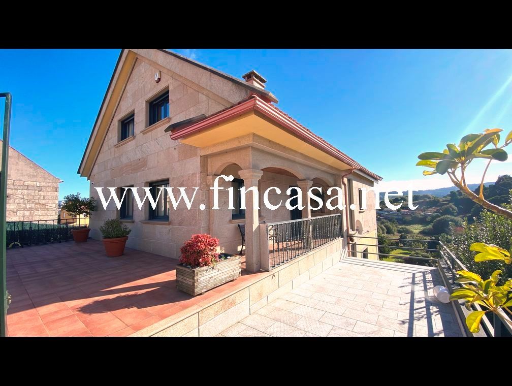 Vista exterior de Casa o chalet en venta en Vigo  con Jardín privado, Parquet y Terraza