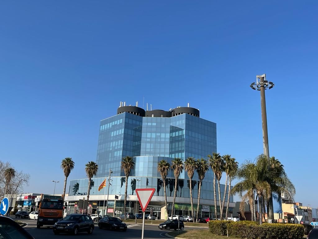 Vista exterior de Oficina en venda en Vilanova i la Geltrú amb Aire condicionat i Calefacció