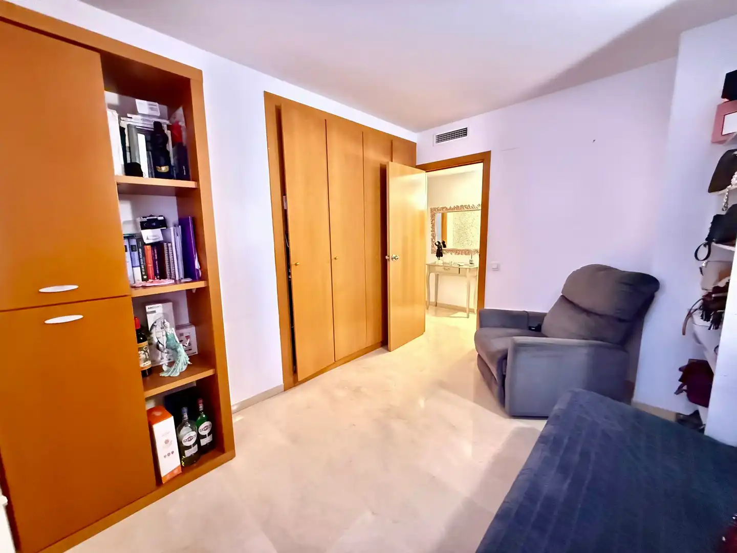 Habitación de Dúplex en venta en Cornellà de Llobregat con Balcón