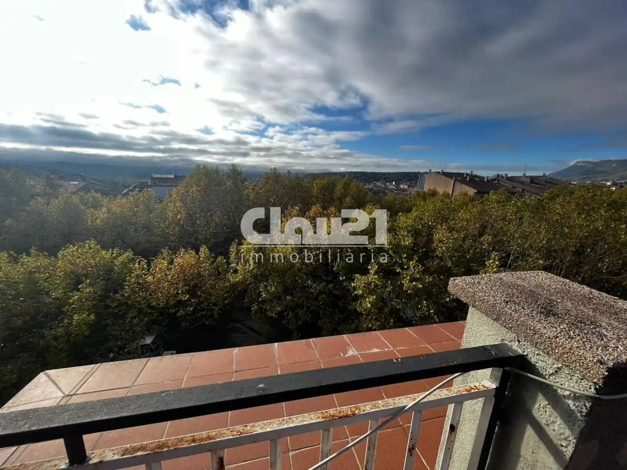 Vista exterior de Pis en venda en Berga amb Moblat