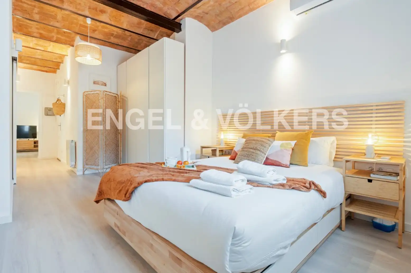 Bedroom of Flat for rent in Barcelona  with Air Conditioner, Heating and Parquet flooring