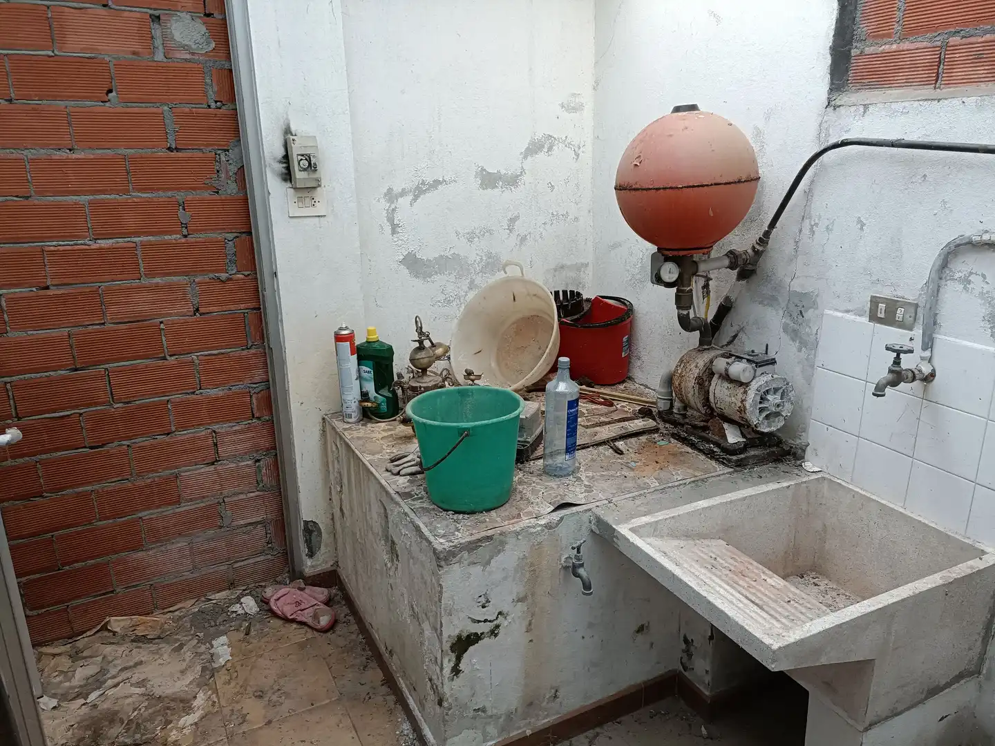 Cuina de Casa o xalet en venda en Bergondo amb Jardí privat i Traster