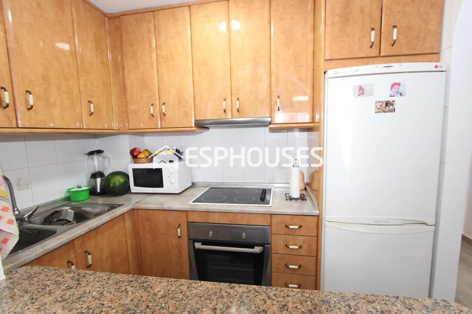 Cocina de Apartamento en venta en Guardamar del Segura con Terraza, Trastero y Amueblado