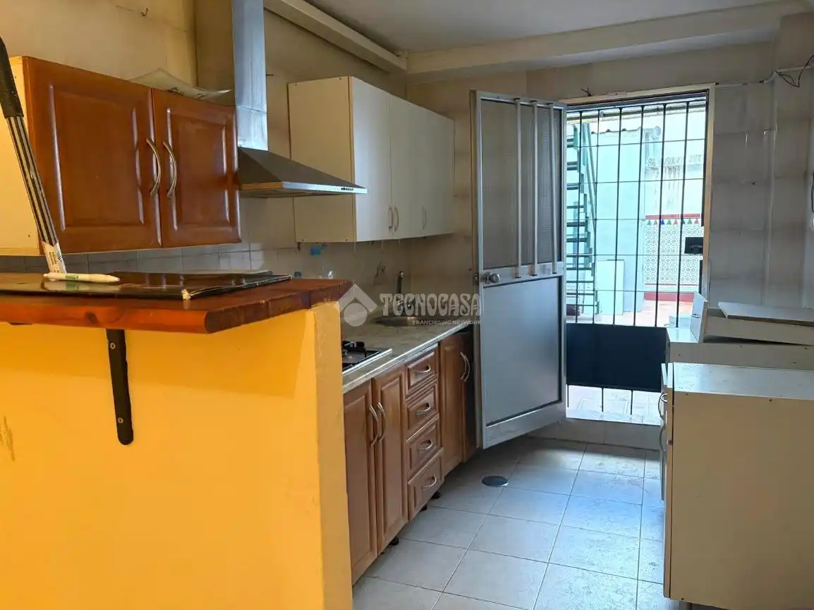 Cocina de Casa adosada en venta en Sevilla con Aire acondicionado y Terraza