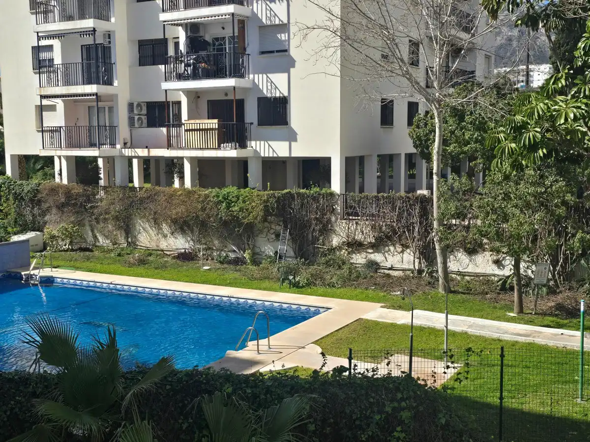 Schwimmbecken von Wohnungen zum Verkauf in Benalmádena mit Klimaanlage, Heizung und Schwimmbad
