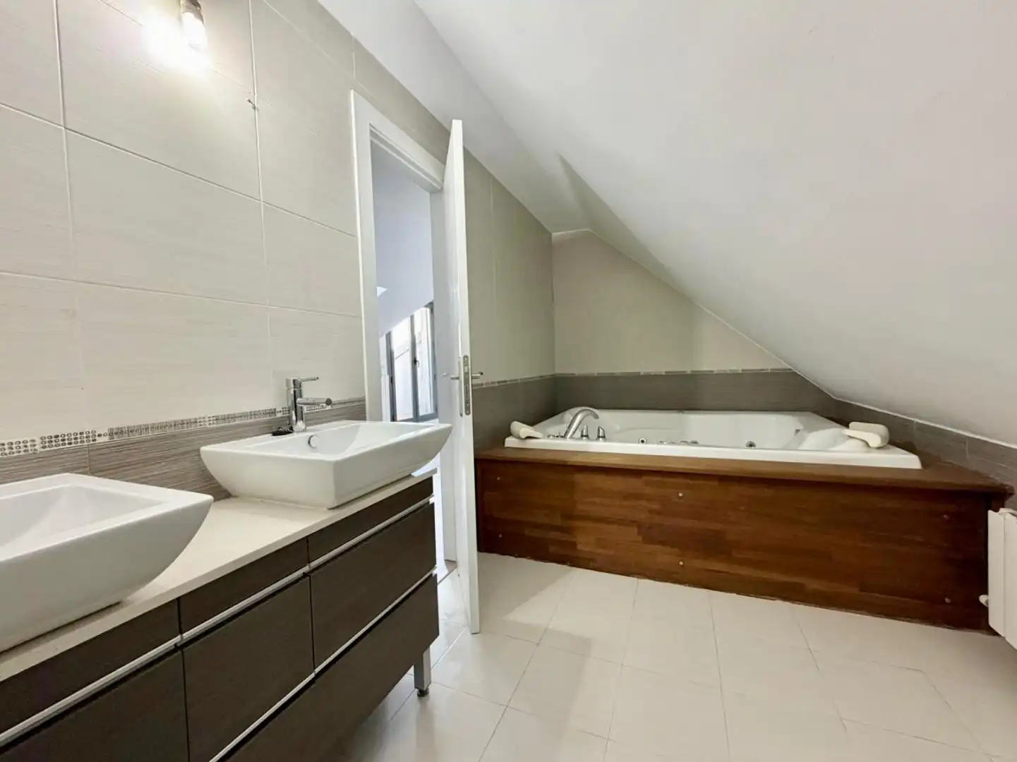 Baño de Piso en venta en Villanueva de Gállego con Terraza, Trastero y Amueblado