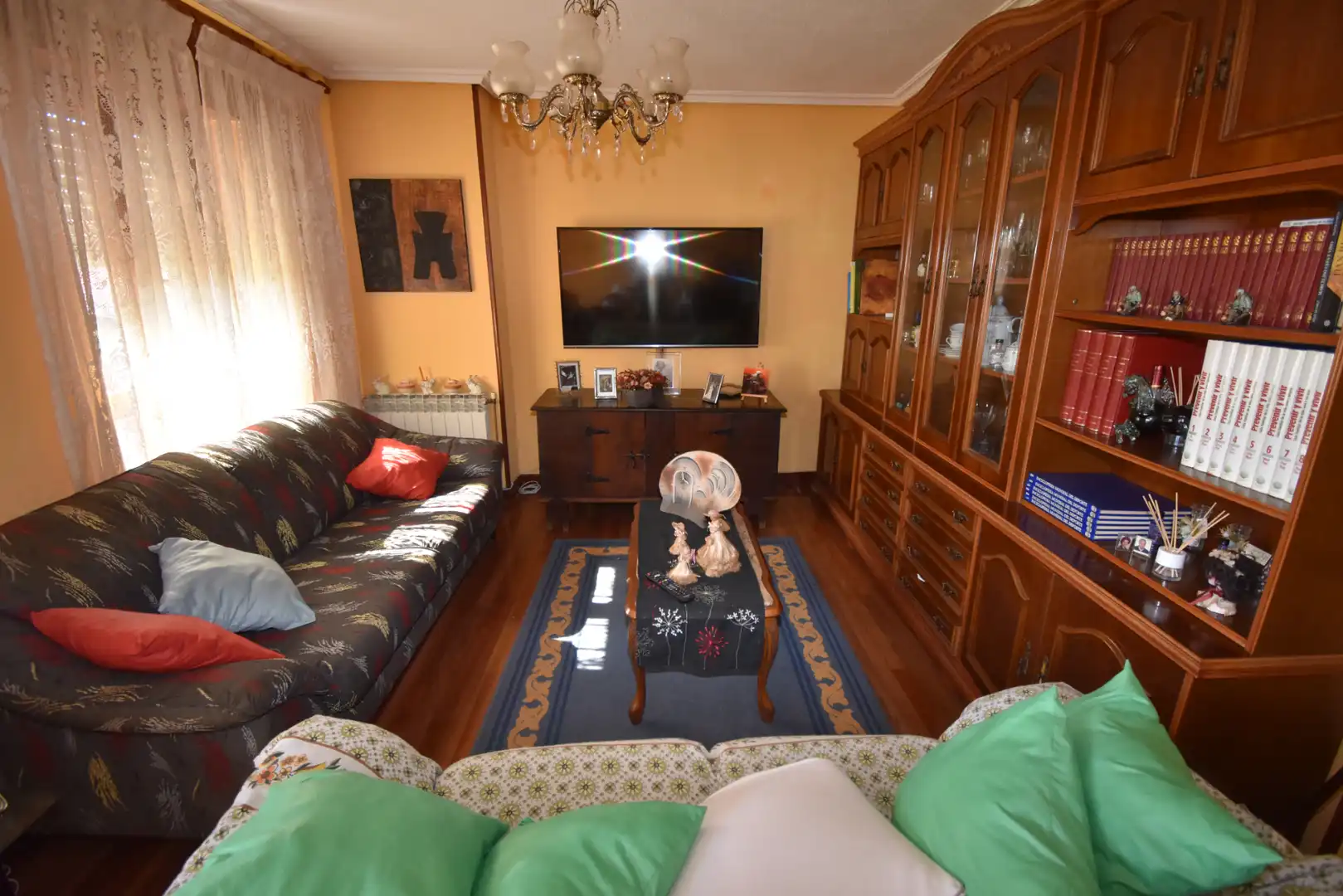Sala de estar de Casa o chalet en venta en Medio Cudeyo con Calefacción, Jardín privado y Piscina
