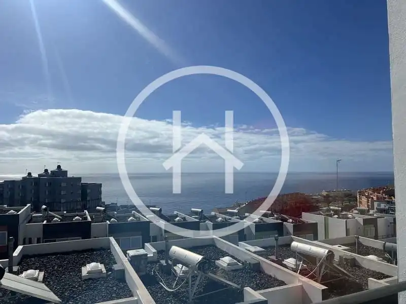 Vista exterior de Casa adosada de lloguer en Santa Cruz de Tenerife amb Moblat, Forn i Rentadora