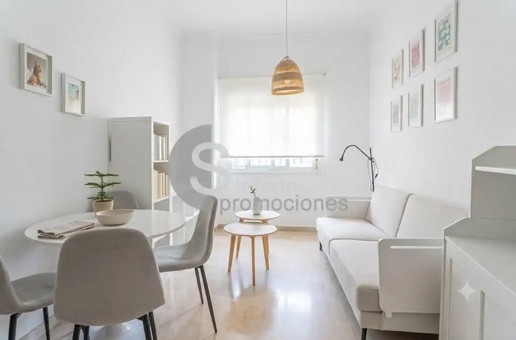 Sala d'estar de Planta baixa en venda en Málaga amb Aire condicionat i Moblat