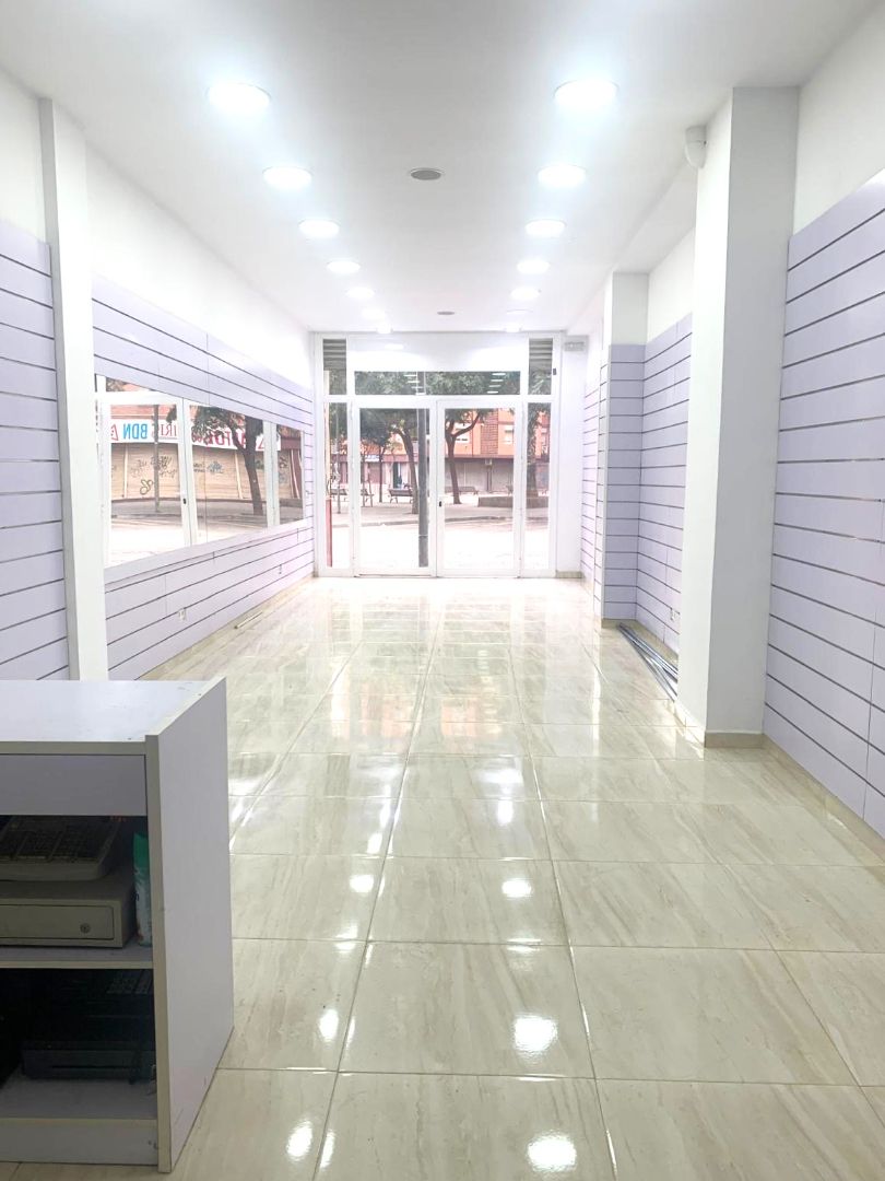 Premises for sale in Badalona