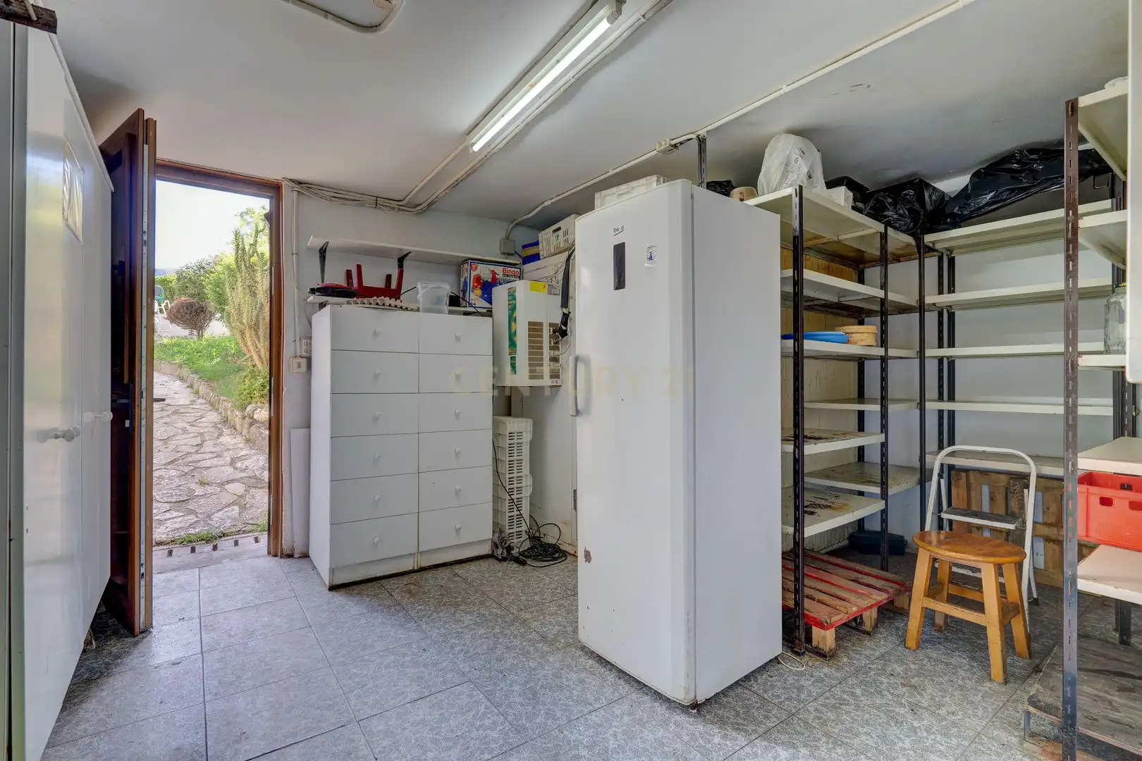 Commercial properties for sale in Deba  with Air Conditioner