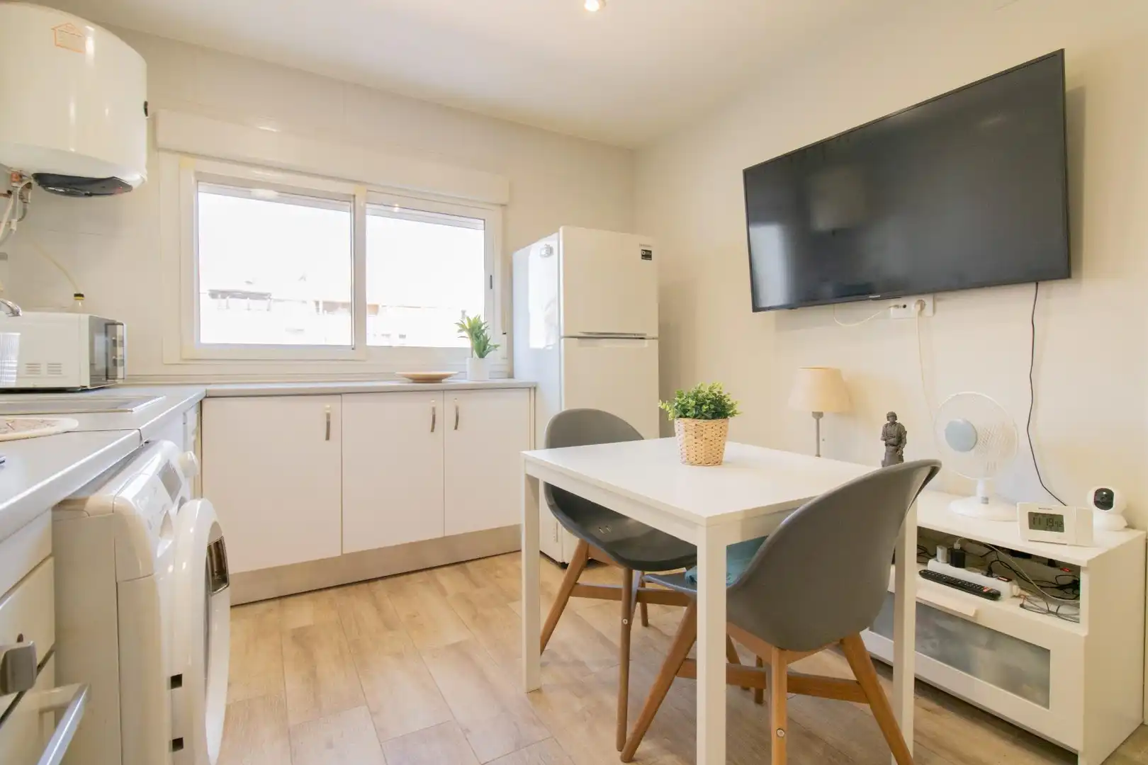 Kitchen of Flat for sale in Valencia  with Air Conditioner