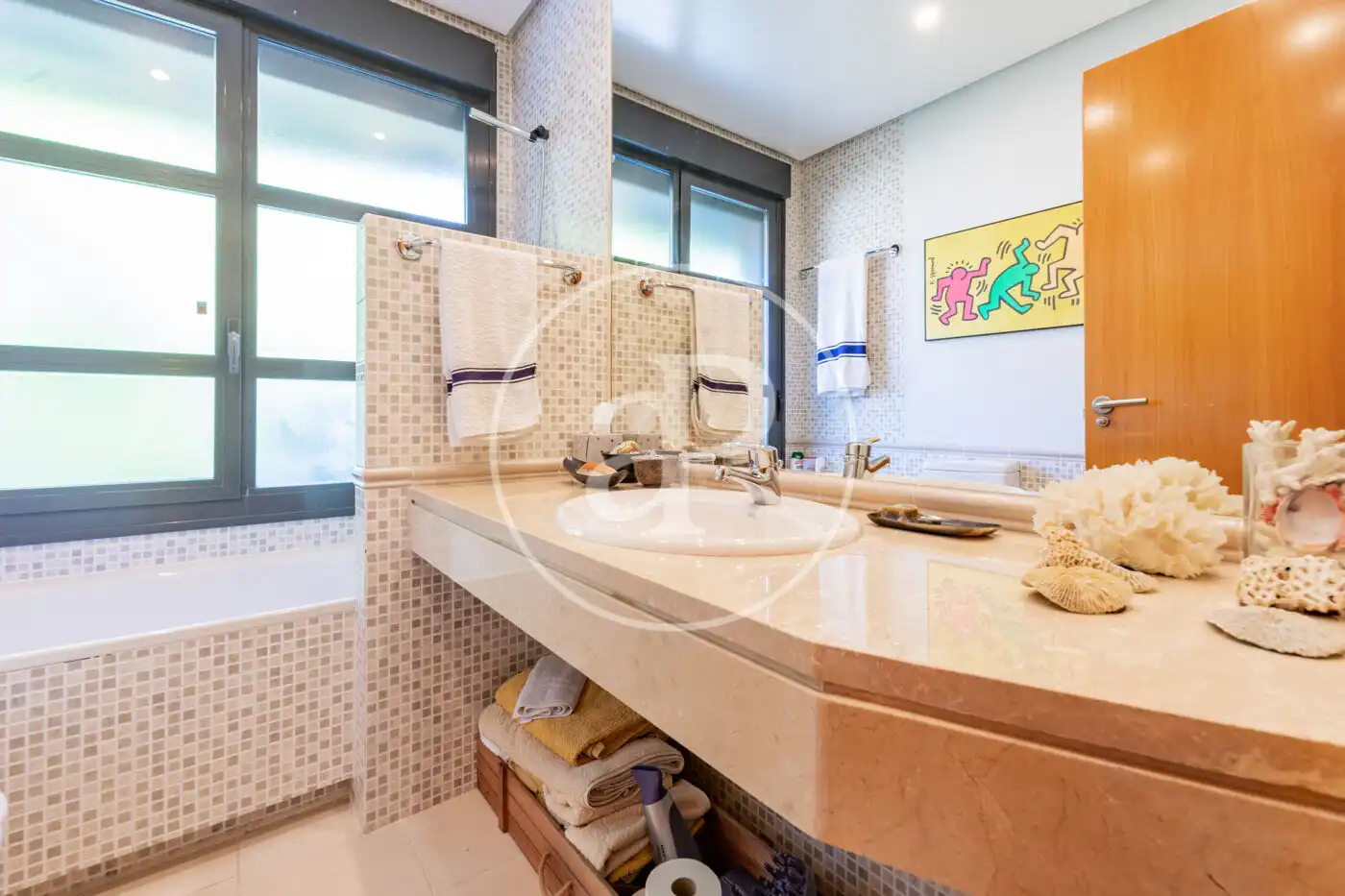 Baño de Casa adosada en venta en Madrid con Aire acondicionado, Calefacción y Jardín privado
