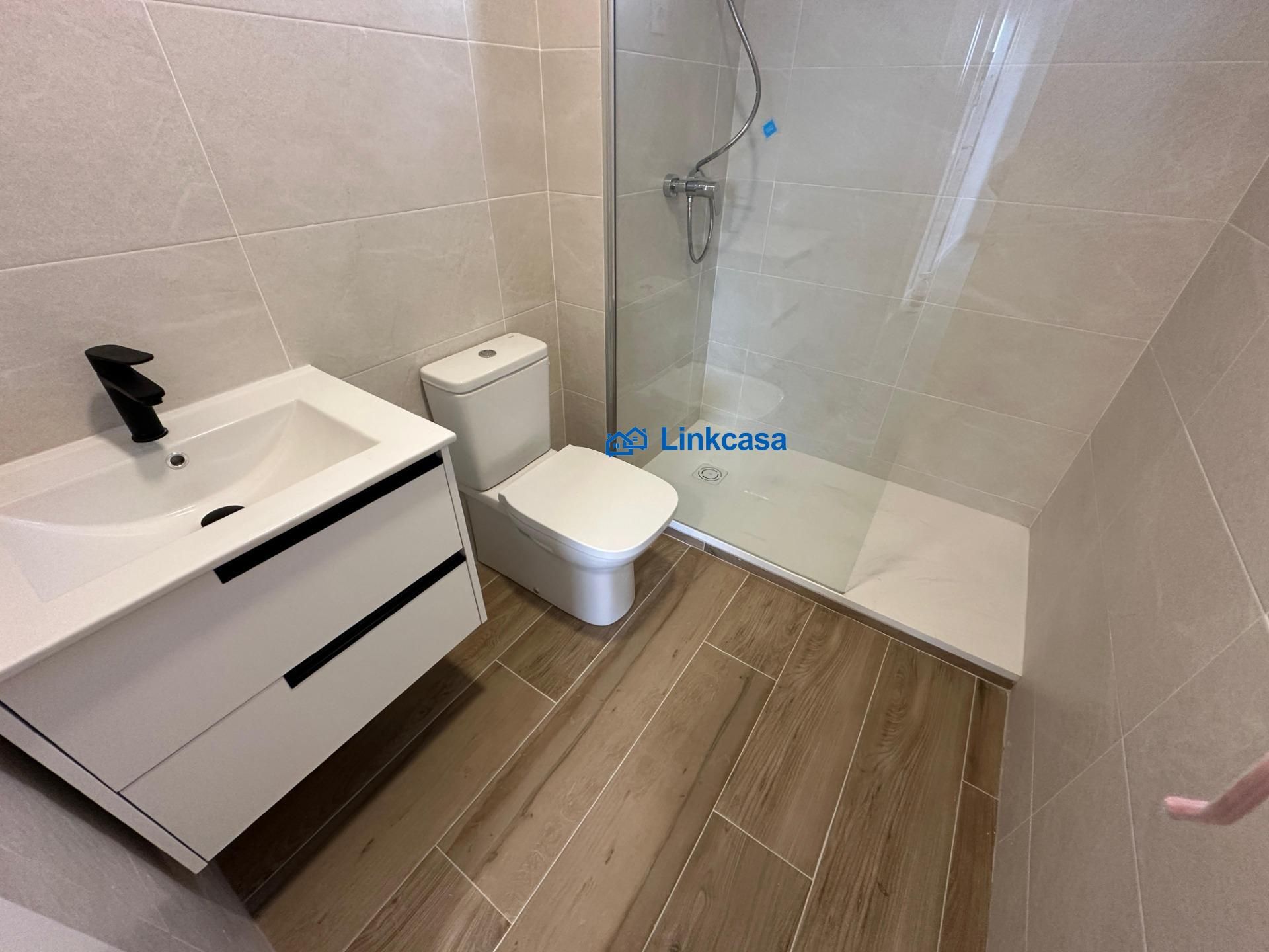 Bany de Àtic en venda en  Madrid Capital amb Terrassa i Traster