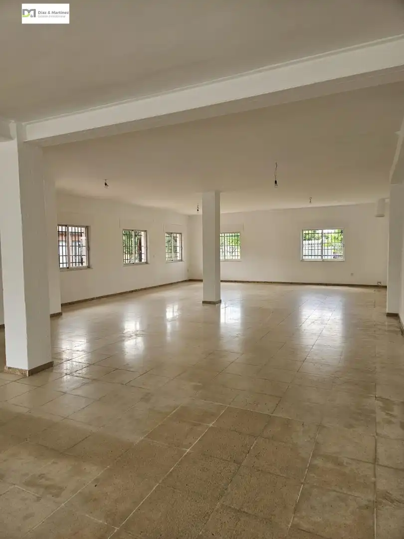 Local comercial de lloguer a Villaturiel, imagen 2