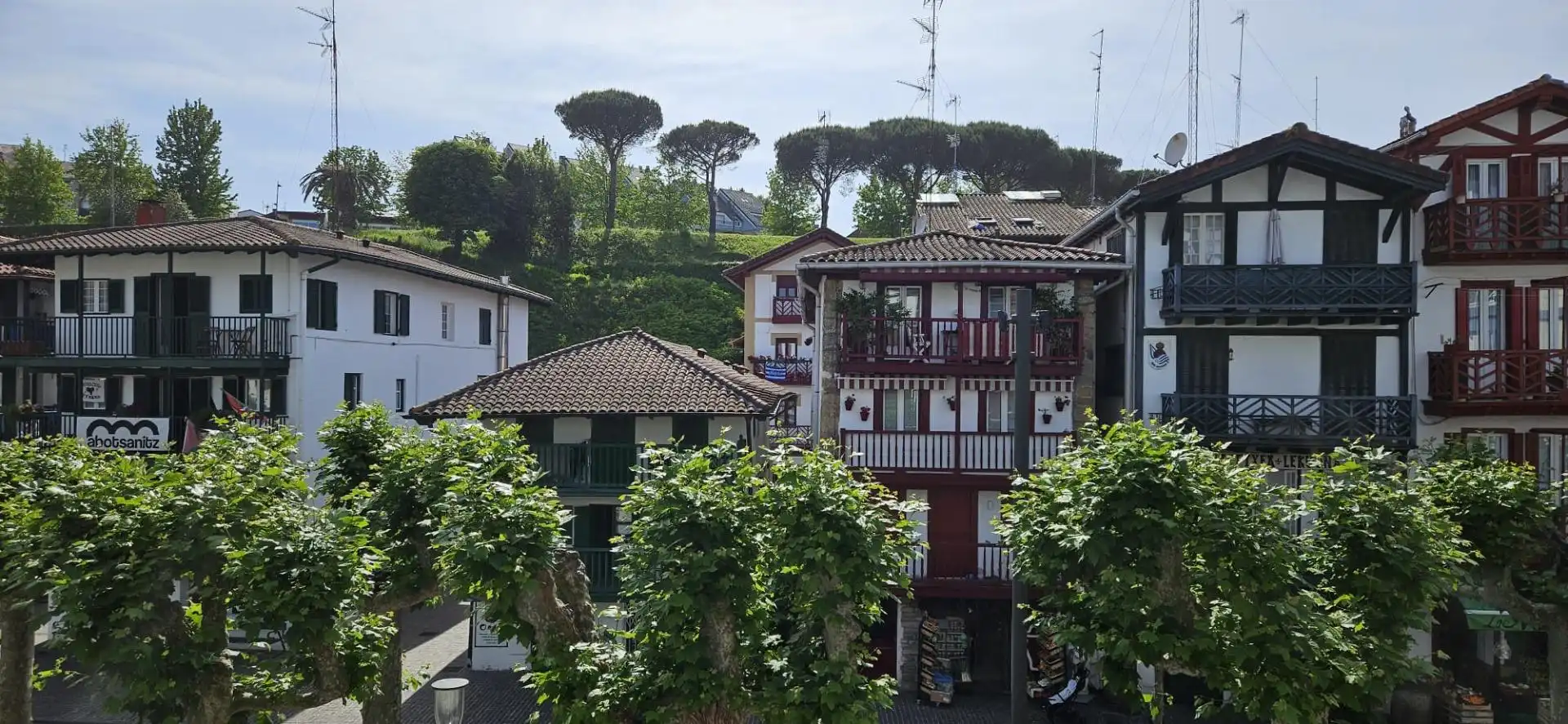 Vista exterior de Dúplex en venda en Hondarribia amb Calefacció, Traster i Moblat