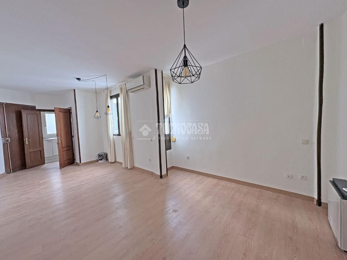 Flat for sale in  Madrid Capital  with Heating
