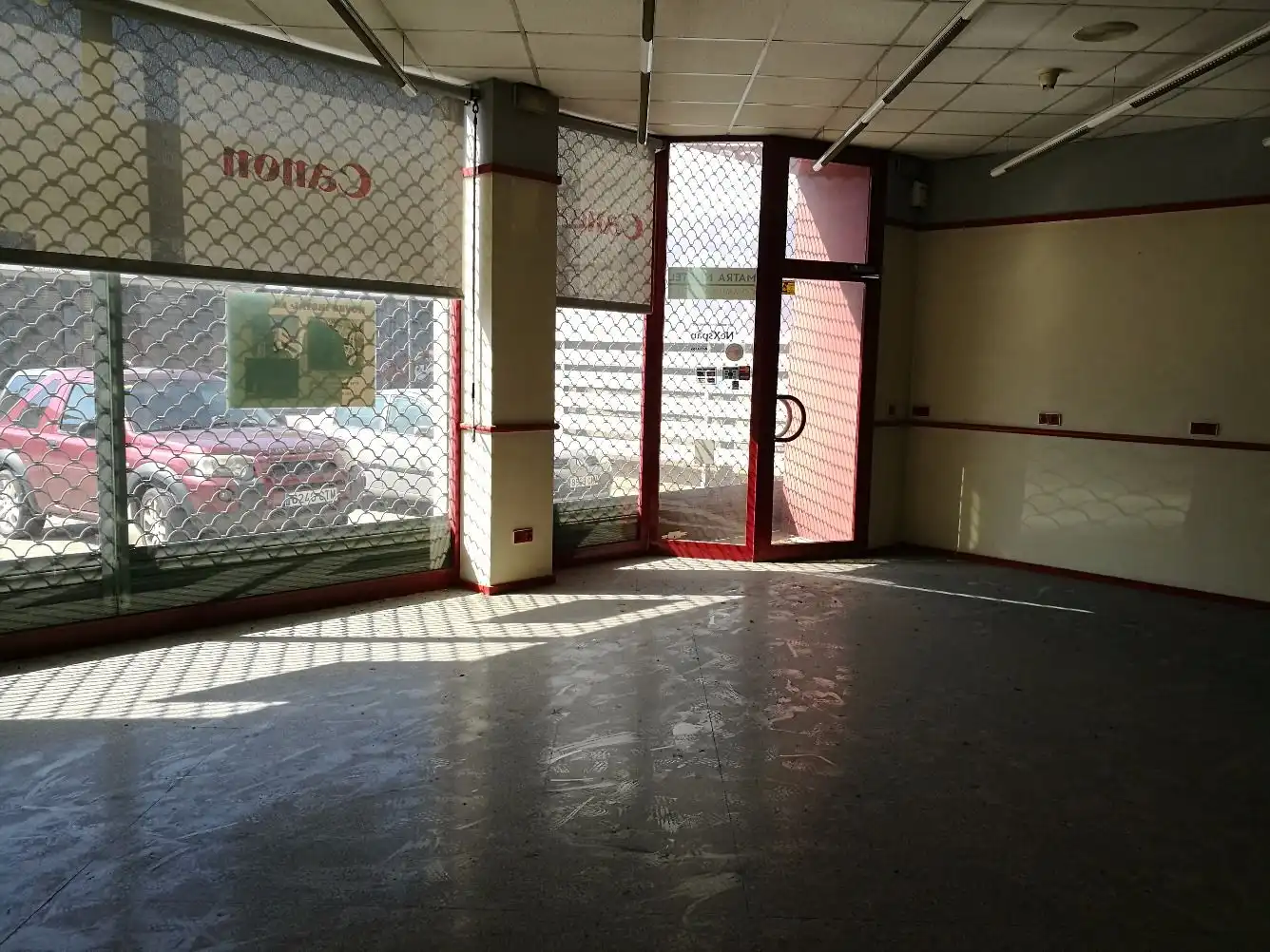 Local comercial de lloguer a Eixample Sud – Migdia, imagen 2