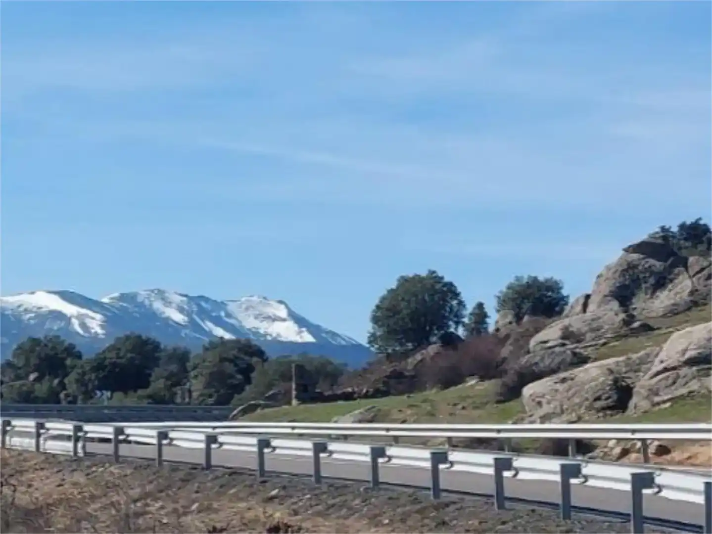 Vista exterior de Pis en venda en Navarredondilla amb Moblat