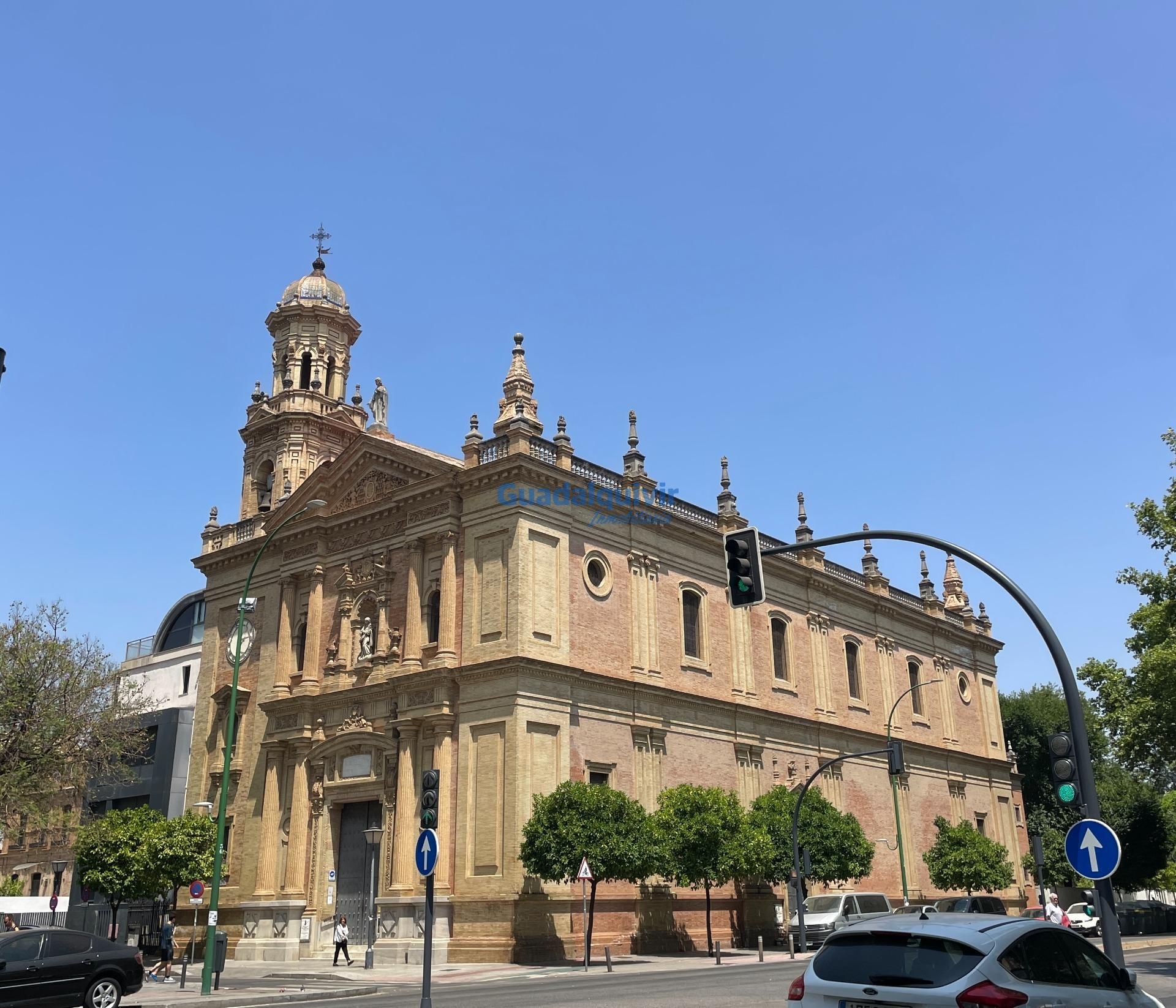 Exterior view of Flat for sale in  Sevilla Capital  with Air Conditioner and Private garden