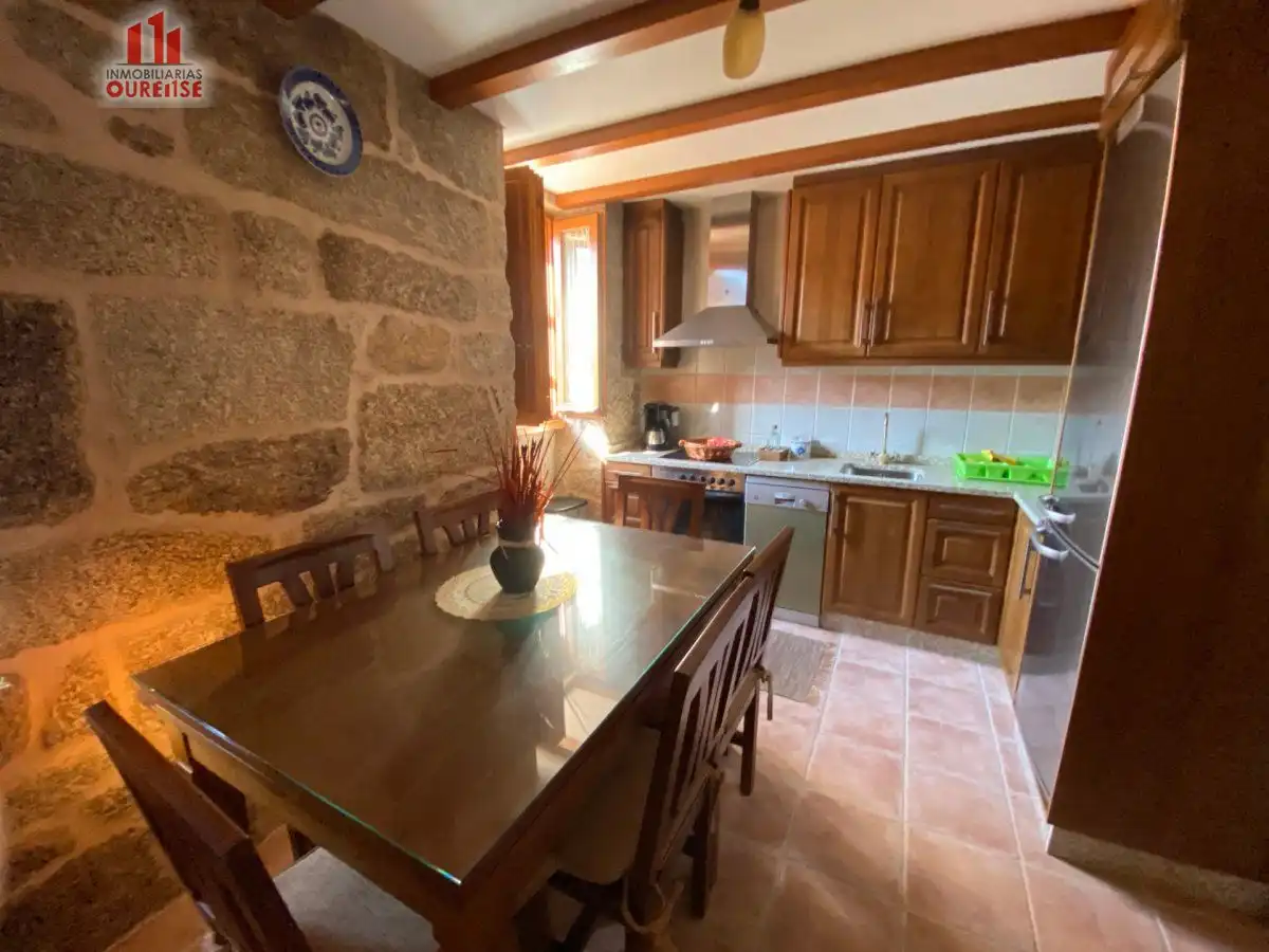 Cocina de Casa o chalet en venta en Carballeda de Avia con Aire acondicionado, Calefacción y Jardín privado
