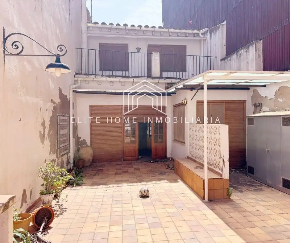 Exterior view of Houses for rent in Benicasim / Benicàssim  with Storage room and Balcony
