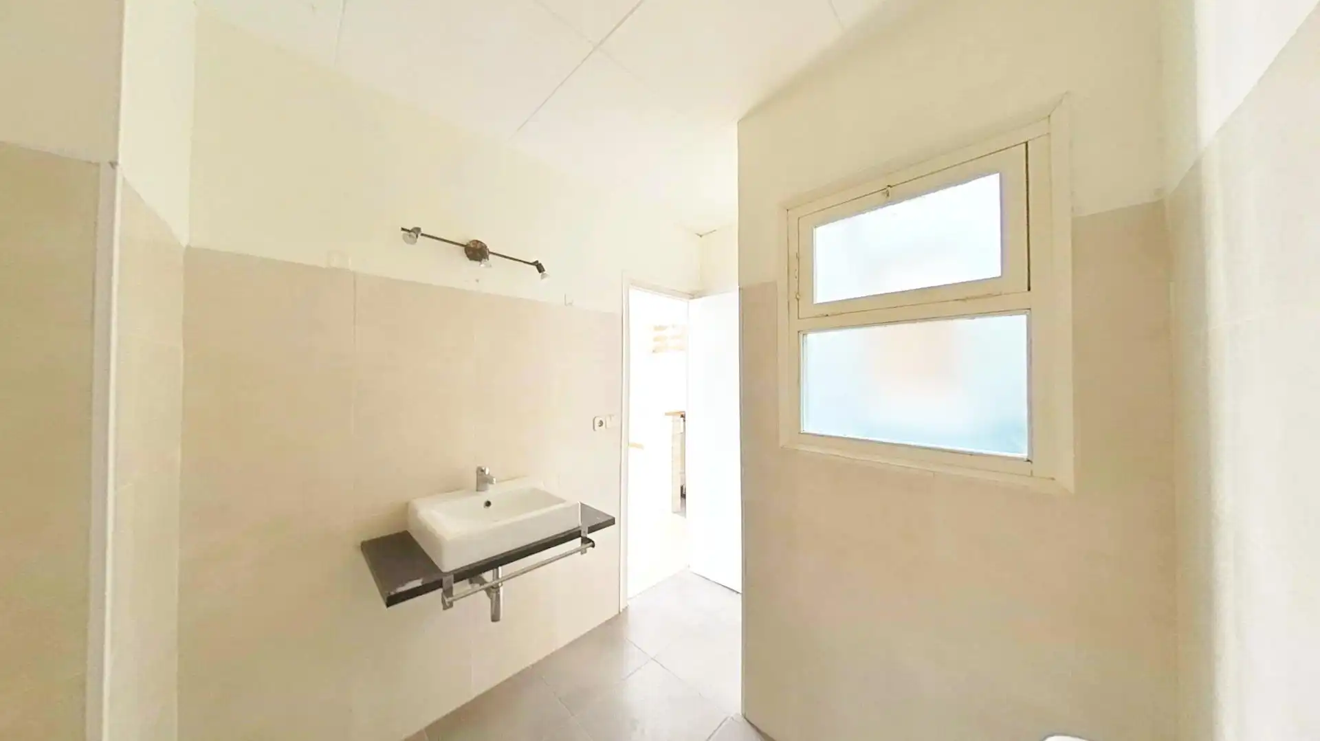 Bany de Pis en venda en Llançà amb Terrassa